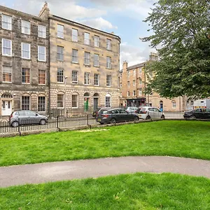 The St Patrick Square Apartamento