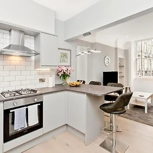  Apartment Modern & Spacious 1 Bed Apt, West End