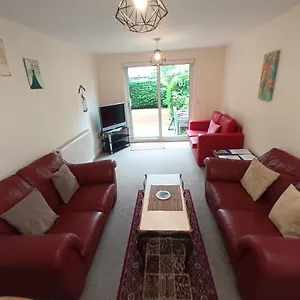  Apartment Modern With Free Parking And Private Garden