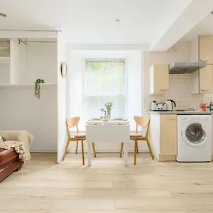 Near Usher Hall & Castle Appartement