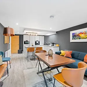  Apartment Righ - Luxury West End Artisan