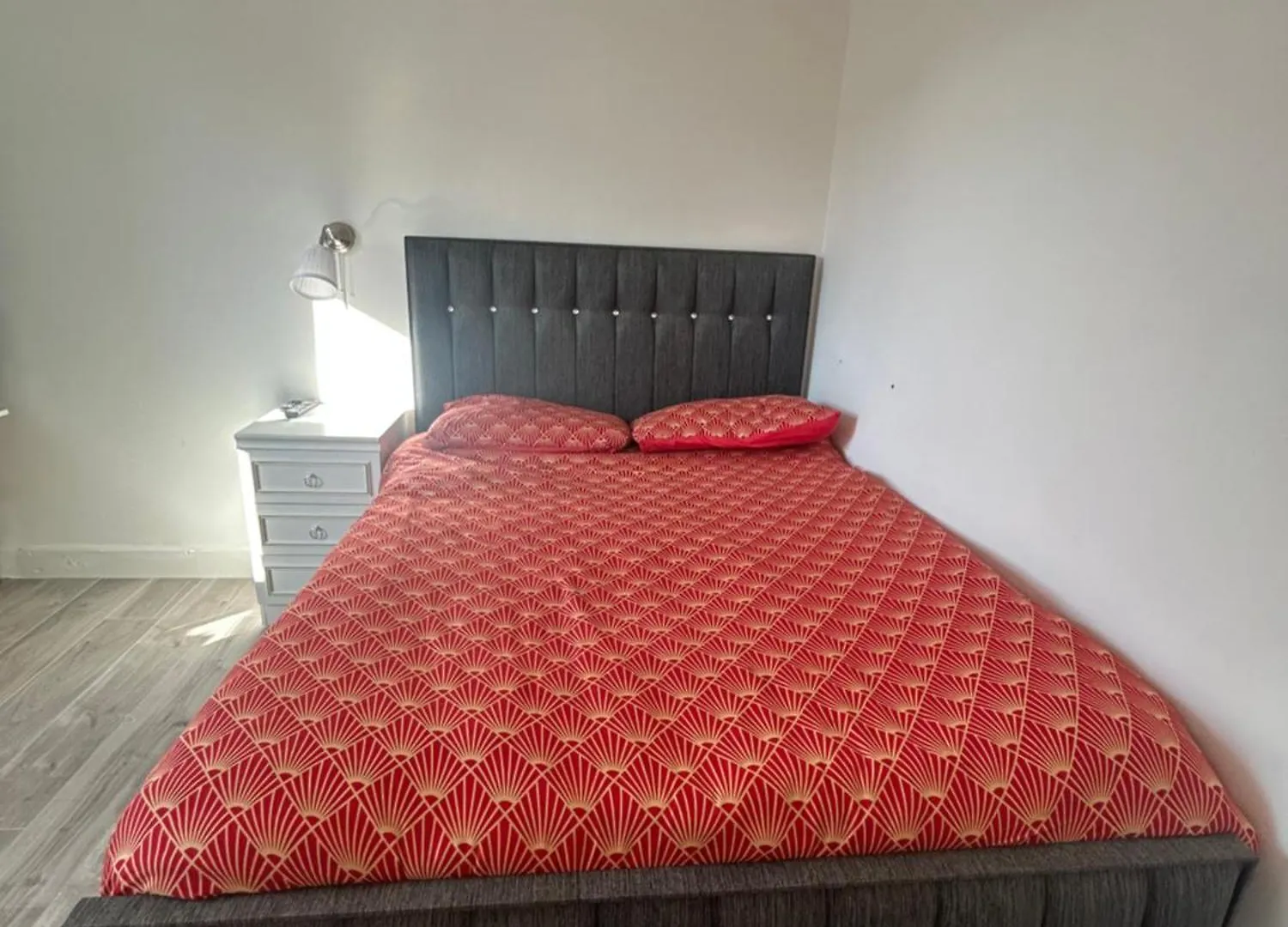 Bright Bedroom With King Side Bed And Shared Bathroom, Just A 15 Minute Walk From Haymarket Station Edinburgh United Kingdom